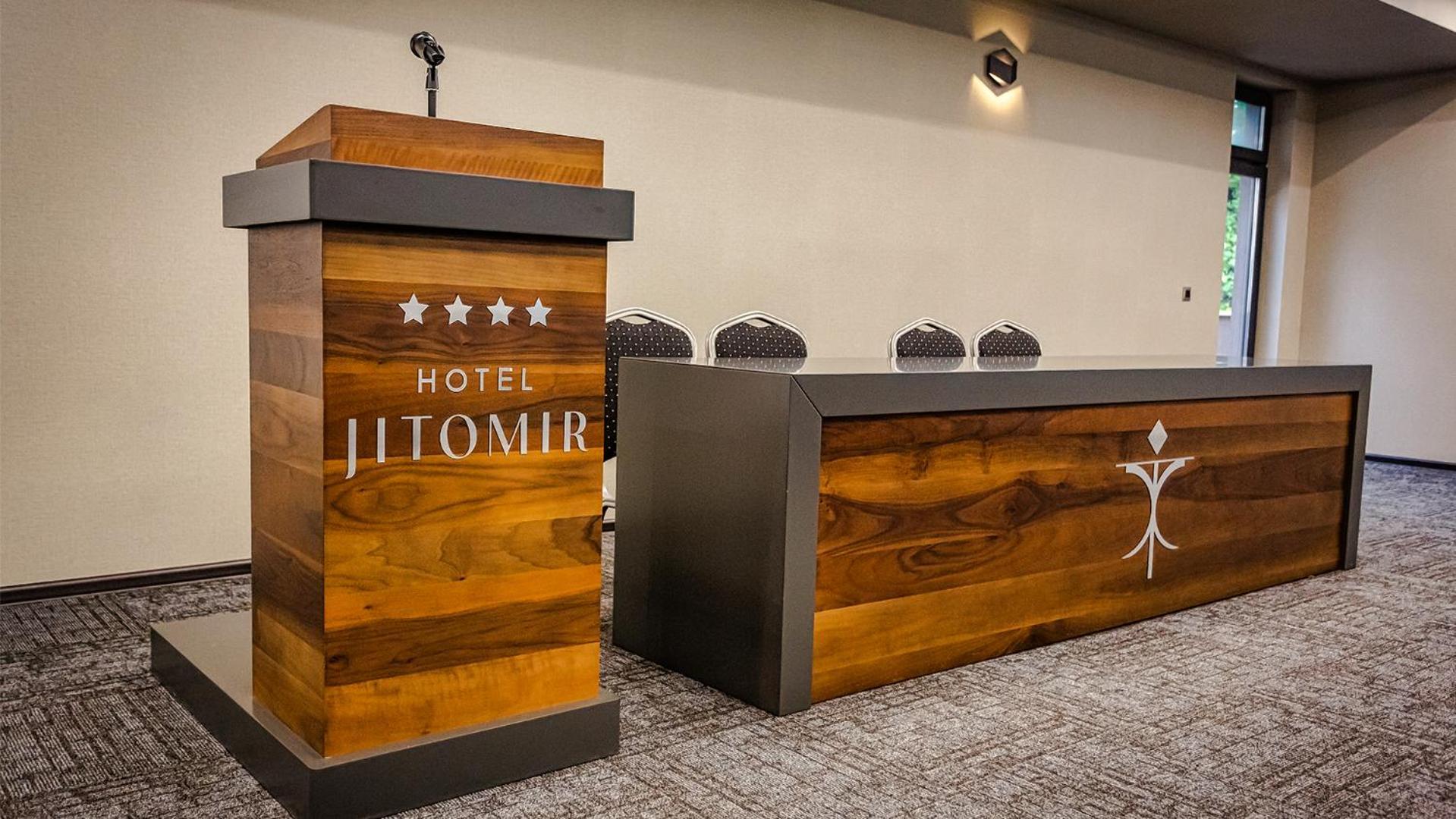 Jitomir Hotel Montana Exterior foto
