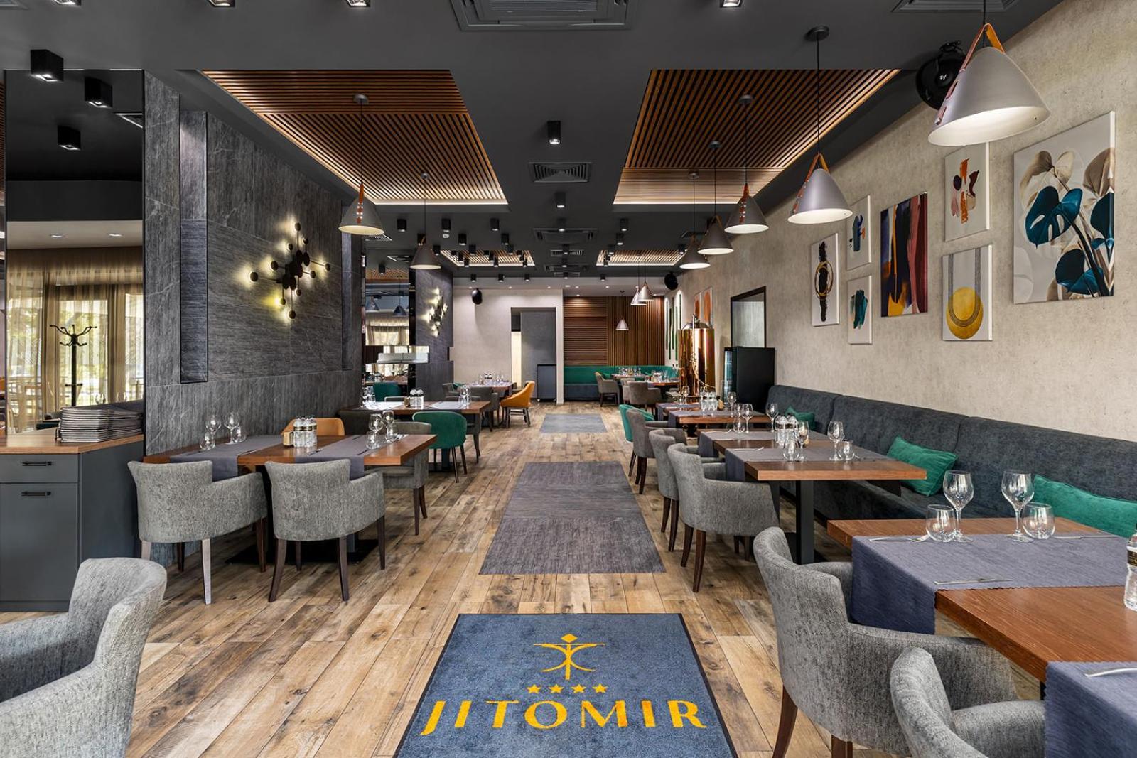 Jitomir Hotel Montana Exterior foto